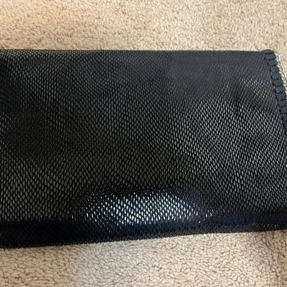 PHASE 3 Clutch NWOT Black w Silver Shoulder Chain - Picture 2 of 6